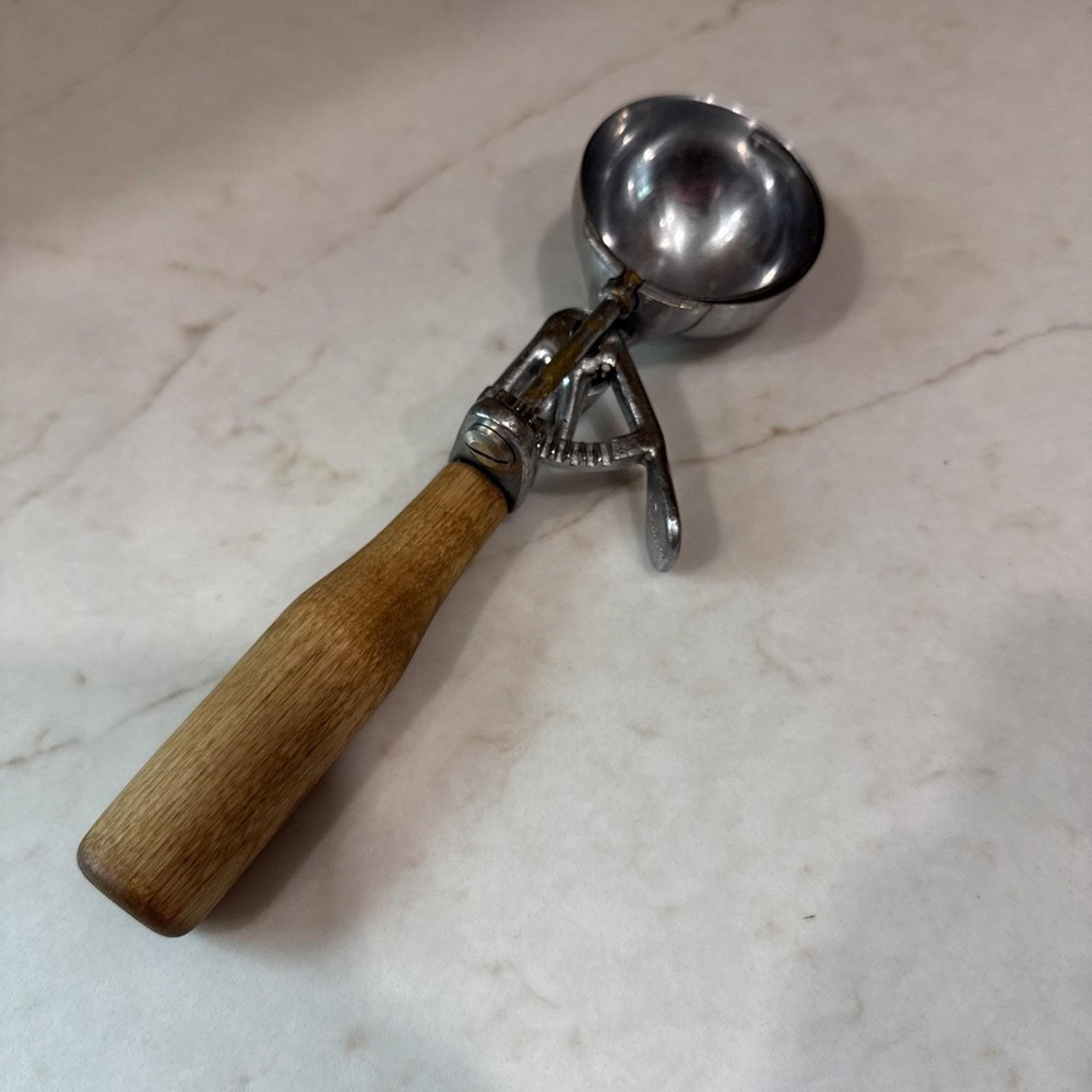 Vintage Peerless Ice Cream Scoop Metal Wood Handle 1950's